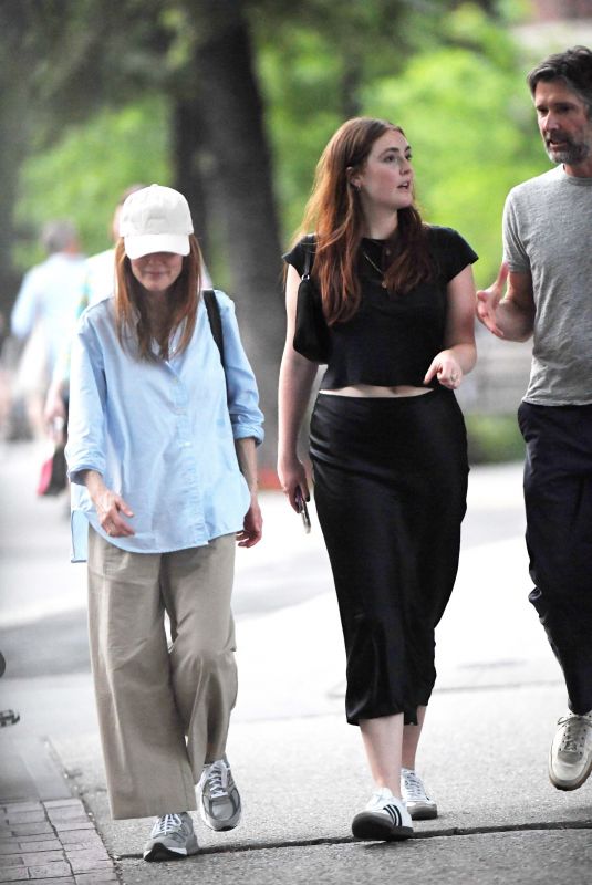 JULIANNE MOORE and Bart Freundlich Out for Dinner at Bar Pitti with Their Daughter in New York 06/29/2023
