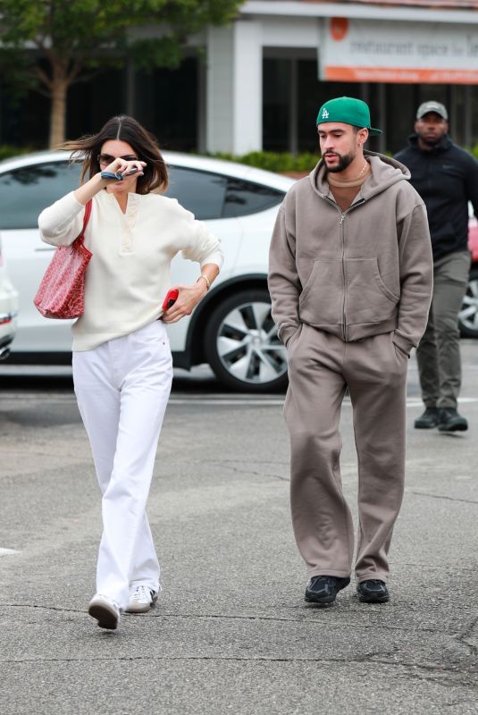 KENDALL JENNER and Bad Bunny Out for Lunch in Beverly Glen Deli in Beverly Hills 06/15/2023