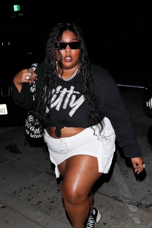 LIZZO Out for Dinner at Craig’s in West Hollywood 06/16/2023