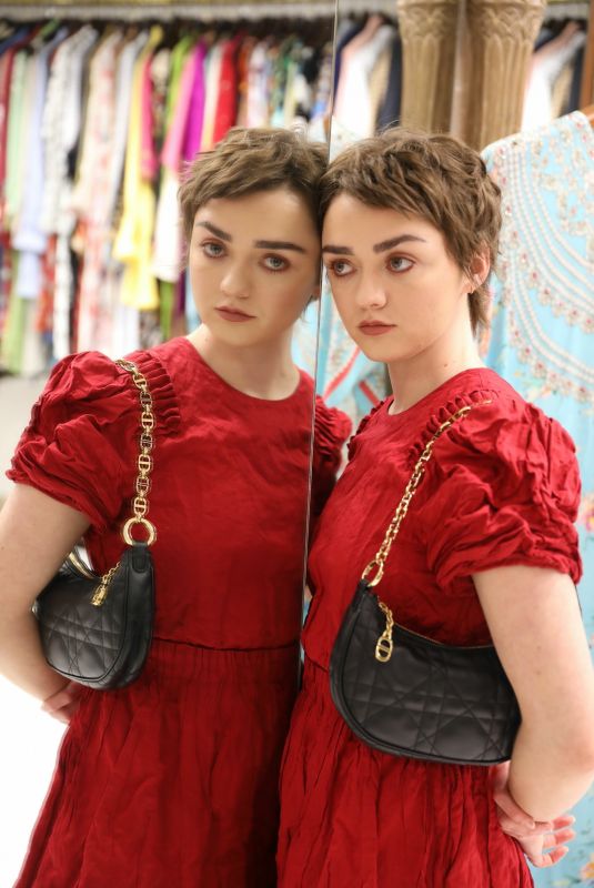 MAISIE WILLIAMS for Christian Dior Fall 2023 Collection