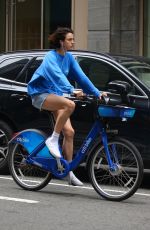 MARGARET QUALLEY Taking a Citi Bike in New York 06/26/2023