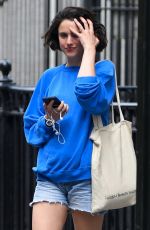 MARGARET QUALLEY Taking a Citi Bike in New York 06/26/2023