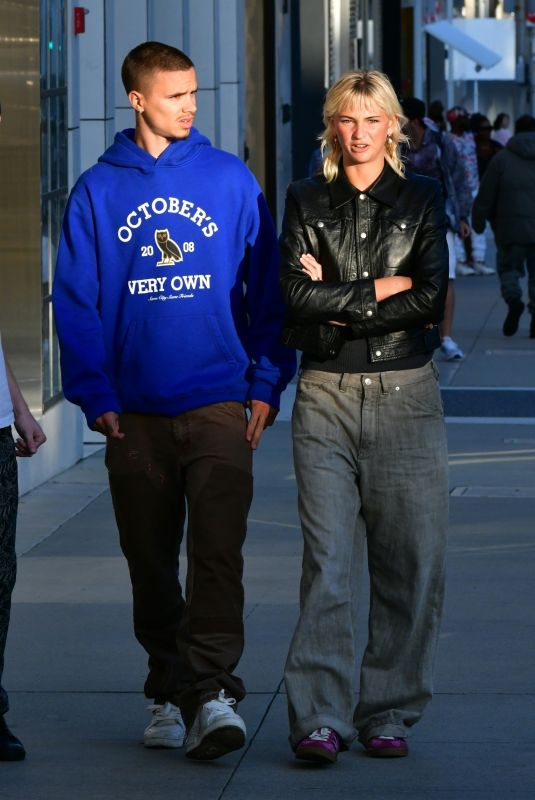 MIA REGAN Shopping with a Friends on Rodeo Drive in Beverly Hills 06/02/2023
