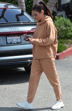 MILA KUNIS Leaves Breakfast at Beverly Glen Deli in Beverly Hills 06/02/2023