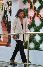 MINDY KALING at Drake