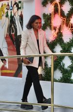 MINDY KALING at Drake