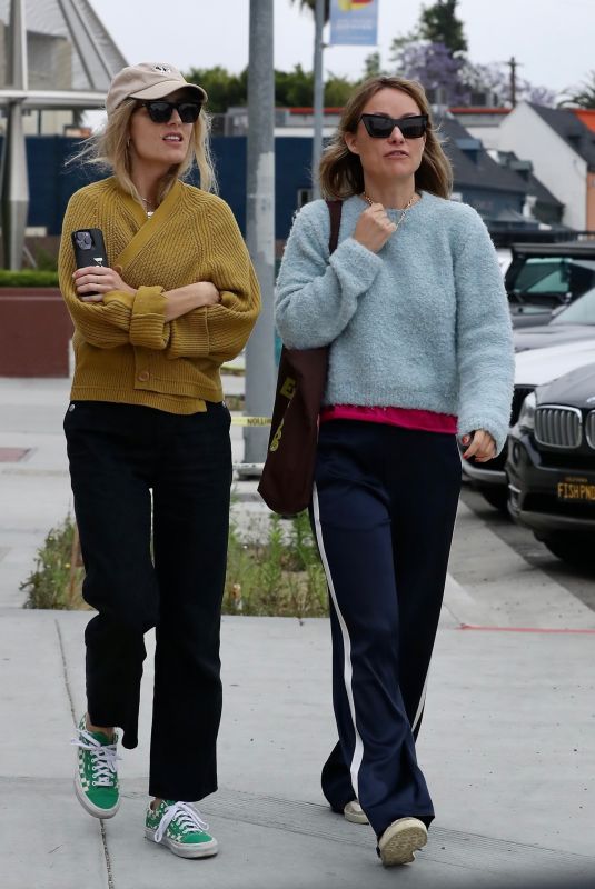 OLIVIA WILDE Out for Lunch with Friends at Zinque in West Hollywood 06/14/2023