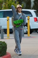 PAULA PATTON Shopping at Whole Foods in Malibu 06/13/2023