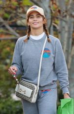 PAULA PATTON Shopping at Whole Foods in Malibu 06/13/2023