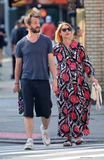 Pregnant CLAIRE DANES and Hugh Dancy Out Shopping in New York 06/27/2023