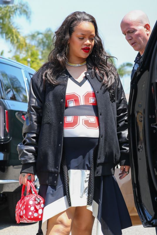 Pregnant RIHANNA Ou for Lunch at Wally’s in Los Angeles 06/16/2023