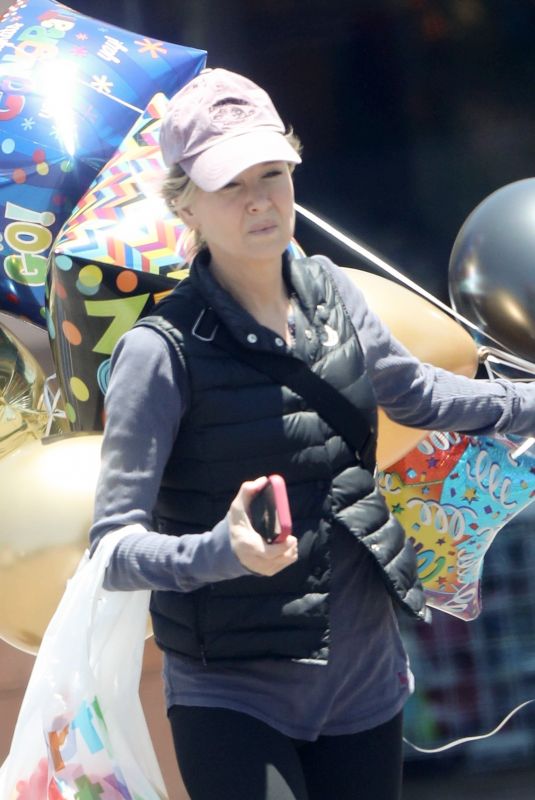 RENEE ZELLWEGER Shopping for Balloons and Party Supplies at Party City in Los Angeles 06/26/2023