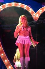 SABRINA CARPENTER Perforsm at Emails I Can