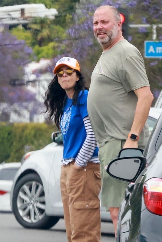 SARAH SILVERMAN Out for Lunch with a Friend at All Time in Los Angeles 06/12/2023