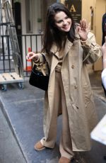 SELENA GOMEZ Happily Greeted Fans Out in Paris 06/05/2023