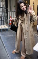 SELENA GOMEZ Happily Greeted Fans Out in Paris 06/05/2023