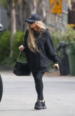 STACY FERGIE FERGUSON Visit a Local Studio in Santa Monica 06/19/2023