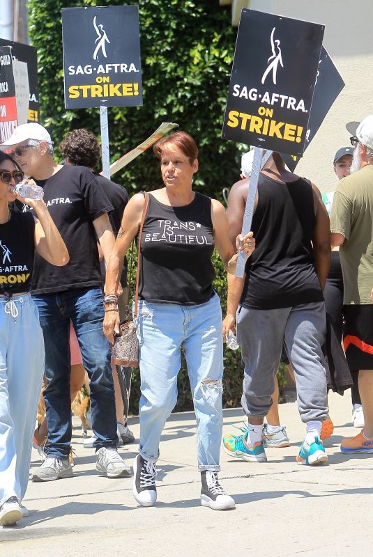 ALEXANDRA BILLINGS Supports SAG AFTRA Strike at Paramount in Los Angeles 07/17/2023