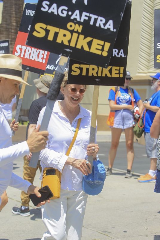 ANNETTE BENING Supporting SAG Strike at Paramount in Hollywood 07/21/2023