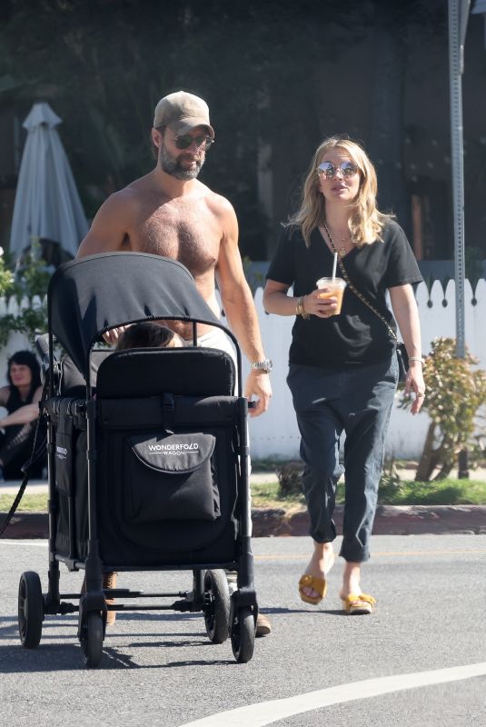 BECKI NEWTON Out for a Morning Walk in Los Feliz 07/06/2023