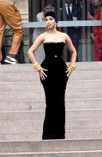 CARDI B Arrives at Schiaparelli Fashion Show in Paris 07/03/2023