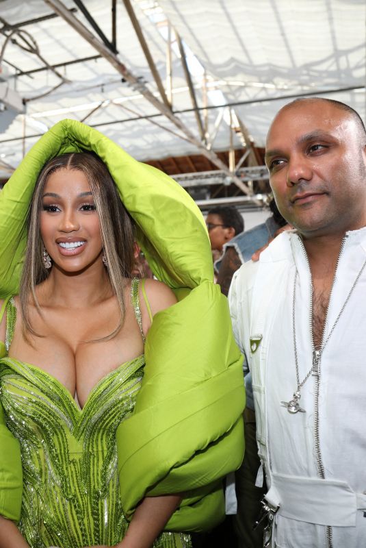 CARDI B at Gaurav Gupta Haute Couture Fall/winter 23/24 Show at Paris Fashion Week 07/06/2023