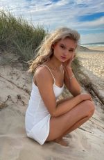 CHELSEA MAYER - Instagram Photos 07/10/2023