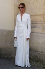 CHIARA FERRAGNI Leaves Dior Couture Show at Haute Couture FW23/24 Week in Paris 07/03/2023
