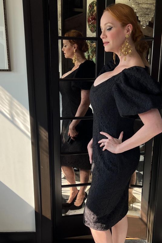 CHRISTINA HENDRICKS – Instagram Photos 07/04/2023 – HawtCelebs