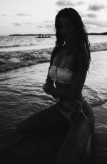 CINTIA DICKER - Instagram Photos 07/04/2023