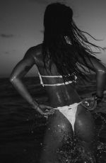 CINTIA DICKER - Instagram Photos 07/04/2023
