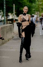 ELENA PERMINOVA Arrives at Alexandre Vauthier Fall/Winter 23/24 Haute Couture Show in Paris 07/04/2023
