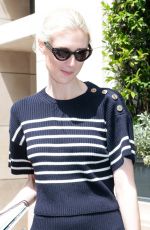ELIZABETH DEBICKI Leaves Her Hotel at Paris Fashion Week 07/02/2023