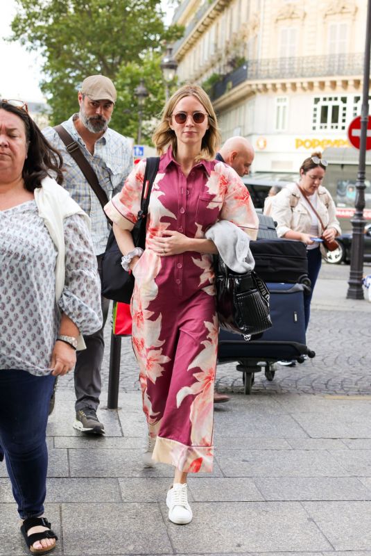 EMILY BLUNT at Gare Du Nord Station in Paris 07/12/2023