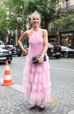 EMMA BROOKS Arrives at Viktor & Rolf Haute Couture Spring/Summer 23/24 Show at Paris Fashion Week 07/05/2023