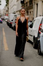 FLORA COQUEREL Arrives at Alexis Mabille Fall/Winter 23/24 Haute Couture Show in Paris 07/04/2023