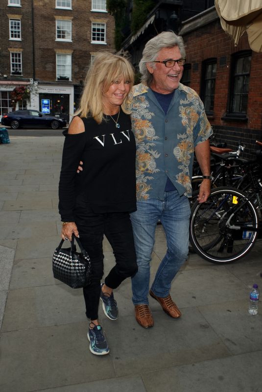 GOLDIE HAWN and Kurt Russell Arrives at Chiltern Firehouse in London 07/02/2023
