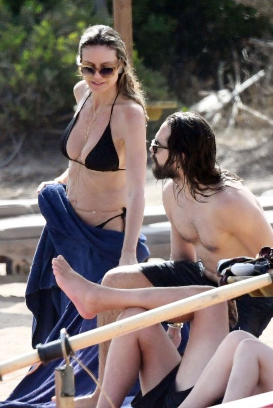 HEIDI KLUM and Tom Kaulitz at Cala di Volpe Beach in Sardinia 07/12/2023
