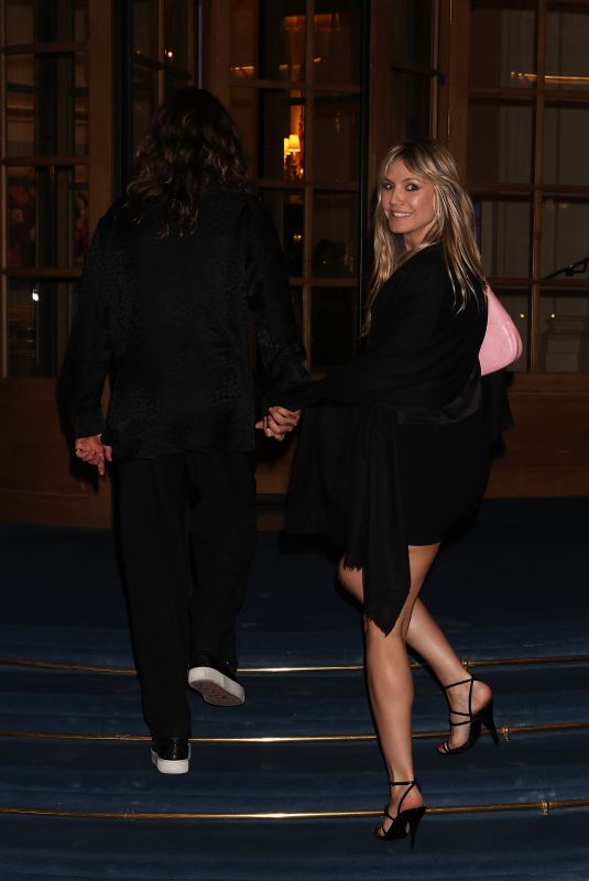 HEIDI KLUM Arrives at Hotel Ritz in Paris 07/02/2023