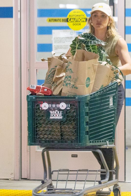 HILARY DUFF Shopping at Whole Foods in Sherman Oaks 06/30/2023