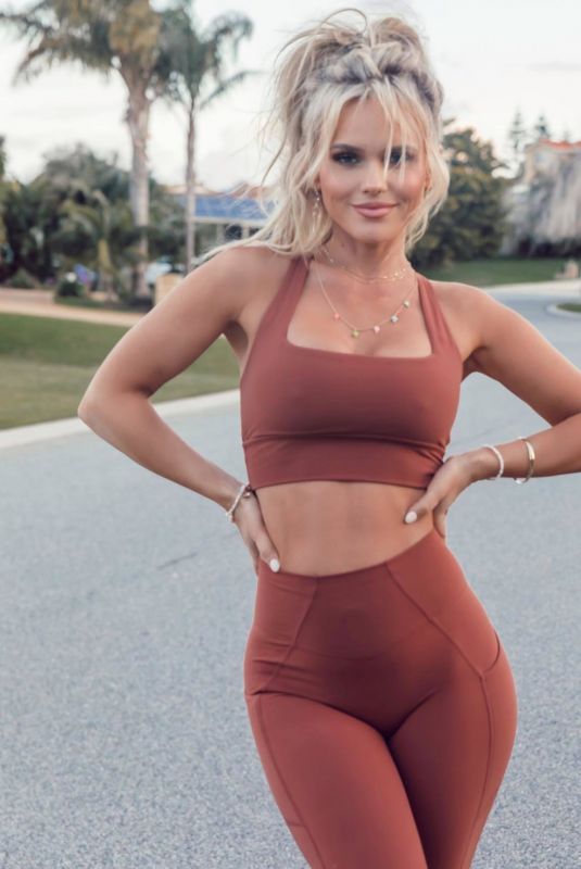 HILDE OSLAND – Instagram Photos 07/10/2023