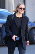 JADE YARBROUGH Leaves Kristin Fisher Brow Bar in Double Bay 07/11/2023