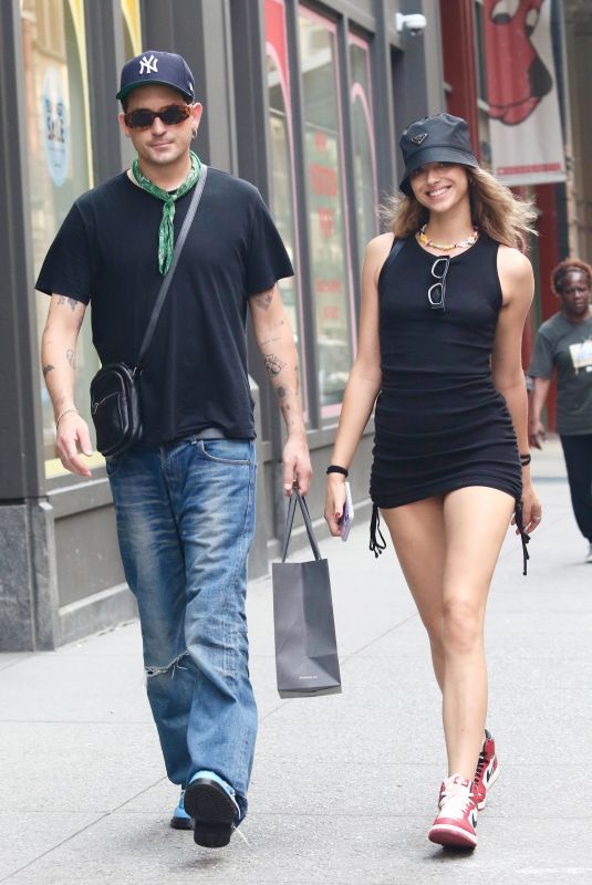 JENAYE NOAH and G-Eazy Out with Their Dogs New York 07/21/2023