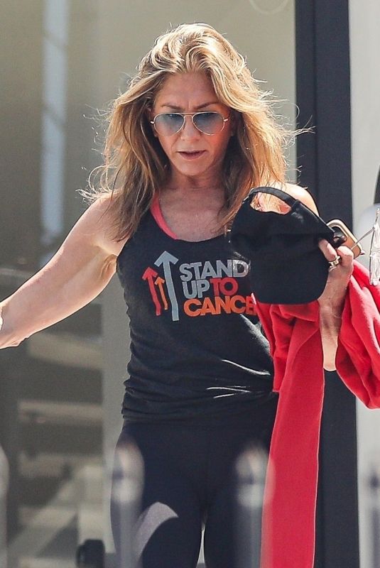 JENNIFER ANISTON Leaves Pilates Class in Los Angeles 07/05/2023