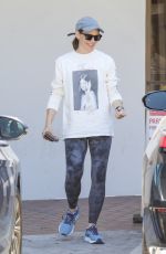 JENNIFER GARNER and VIOLET AFFLECK at a Pharmacy in Brentwood 07/10/2023