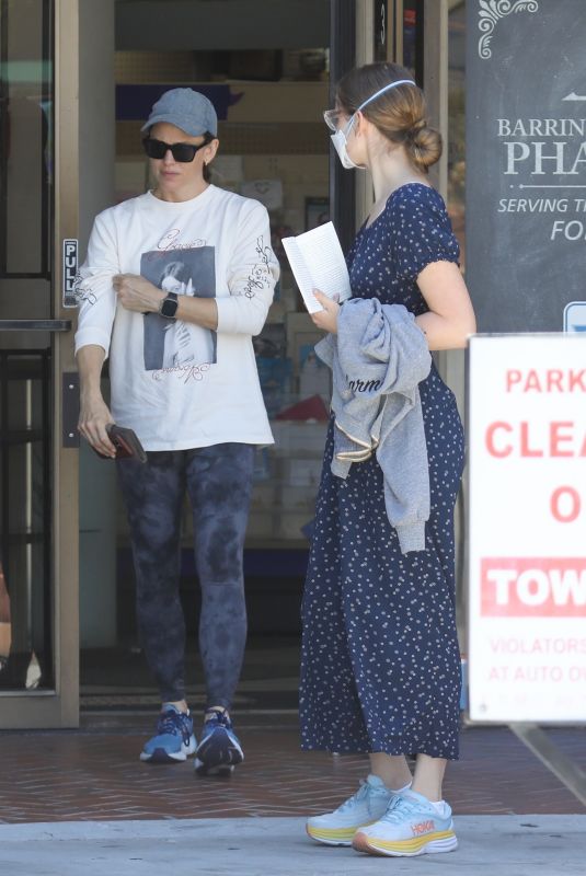 JENNIFER GARNER and VIOLET AFFLECK at a Pharmacy in Brentwood 07/10/2023