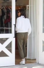 JENNIFER GARNER at Country Mart in Brentwood 07/28/2023