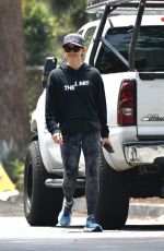 JENNIFER GARNER Out on Morning Walk in Brentwood 07/22/2023