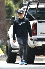 JENNIFER GARNER Out on Morning Walk in Brentwood 07/22/2023