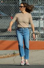 JENNIFER GARNER Shopping at Sprouts Market in Los Angeles 07/19/2023